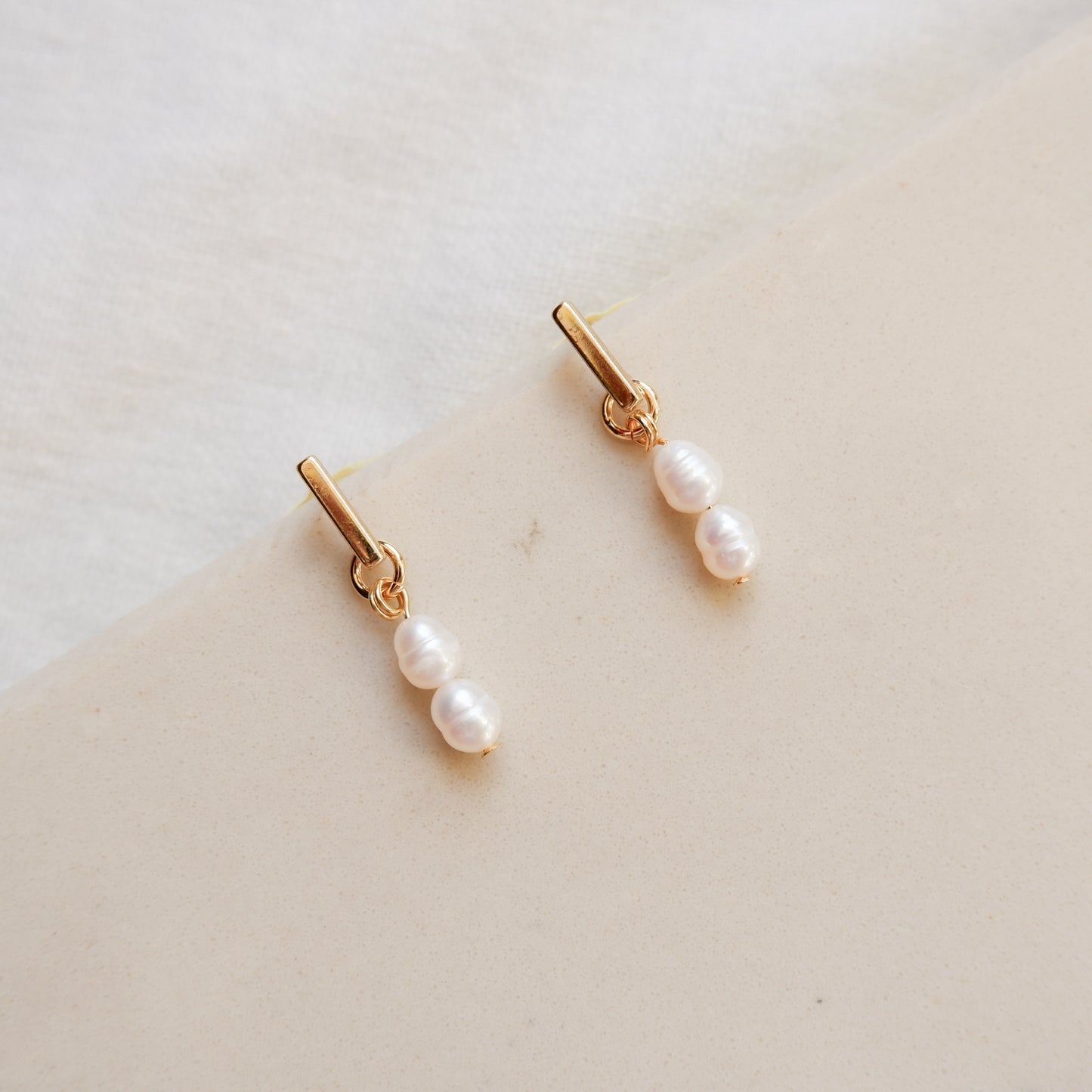 Freshwater pearl 1.0 Earrings by Andrea