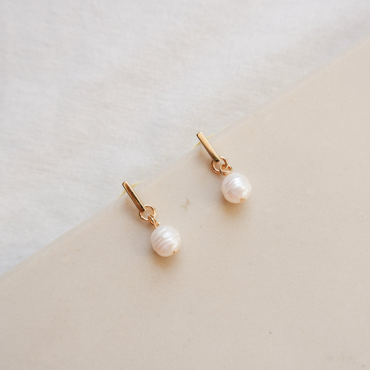 Freshwater pearl 1.0 Earrings by Andrea
