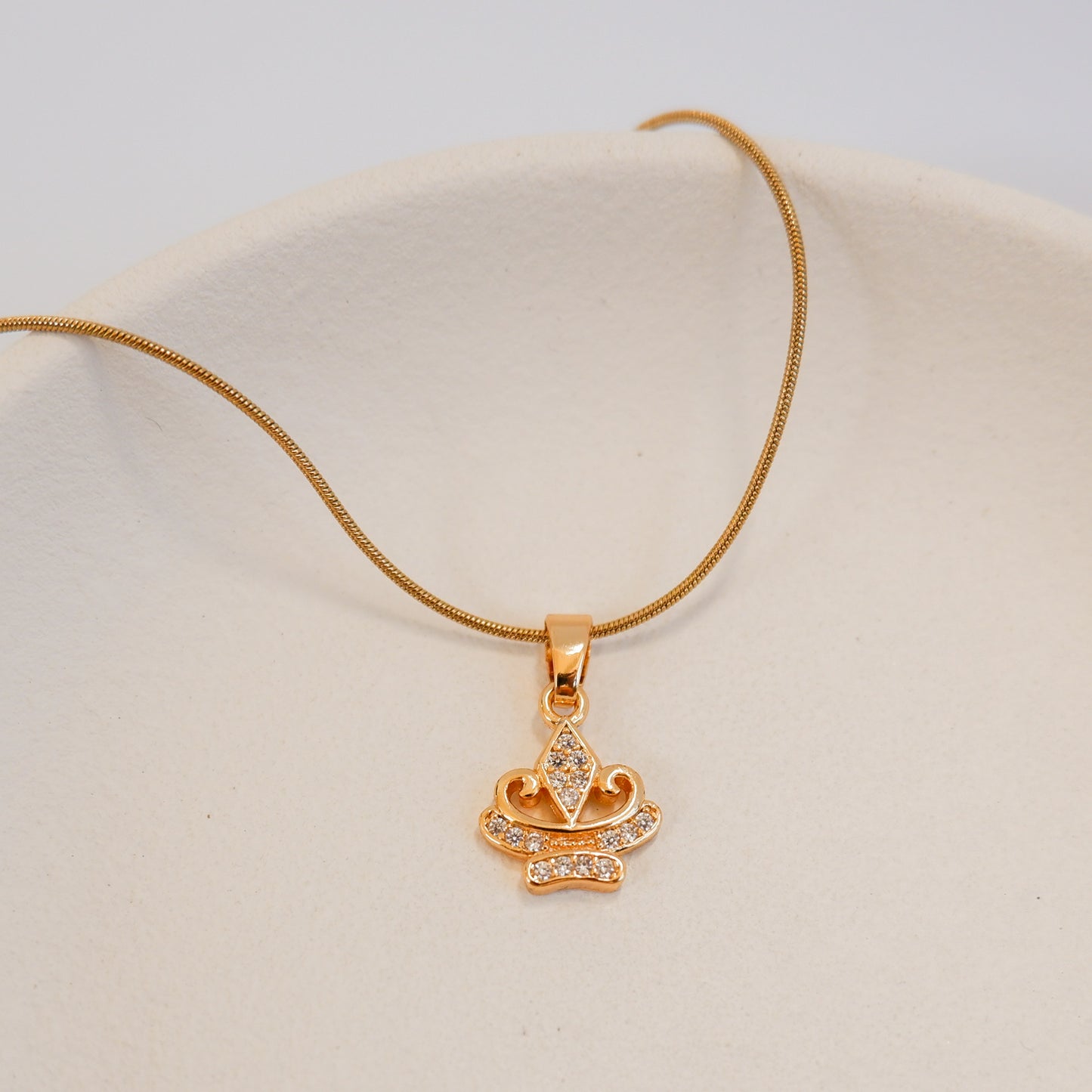 Vespera Gold Necklace