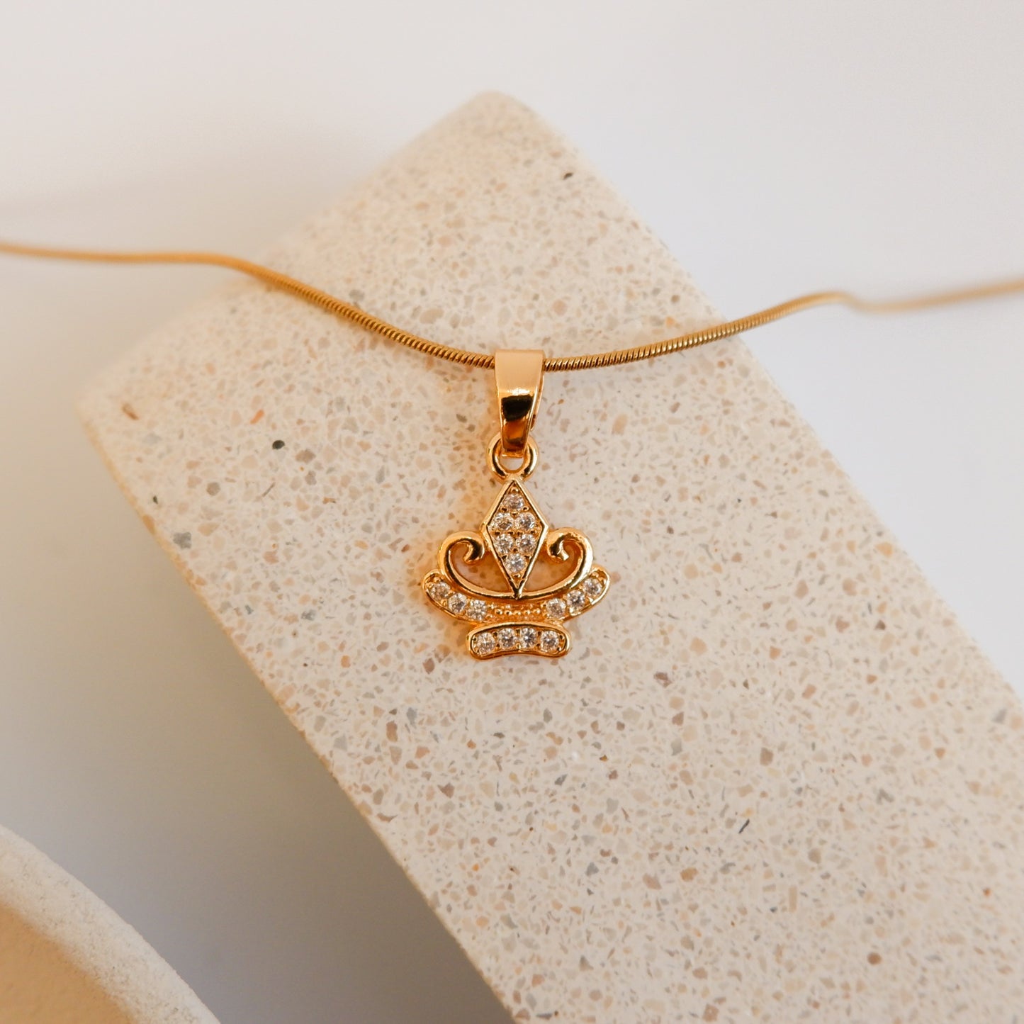 Vespera Gold Necklace