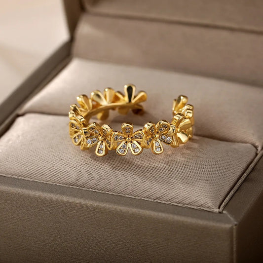 Daisy adjustable gold ring by Andrea
