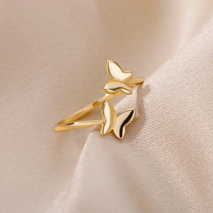 Collin adjustable gold ring by Andrea