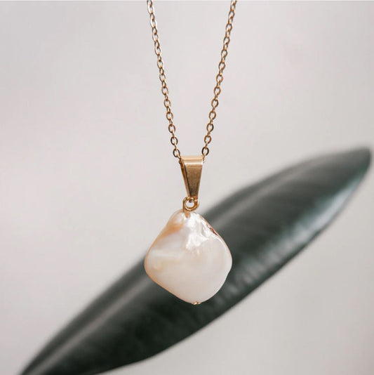 Freshwater Pearl Stone Necklace